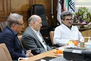 دیدار دکتر احسان مقیمی، مدیر امور ایثارگران دانشگاه، با رئیس بیمارستان پوست رازی به مناسبت روز استاد