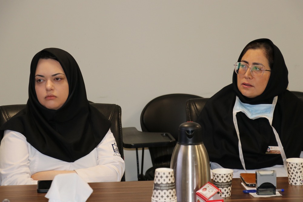 برگزاری کمیته کنترل عفونت در سالن جلسات بیمارستان پوست رازی