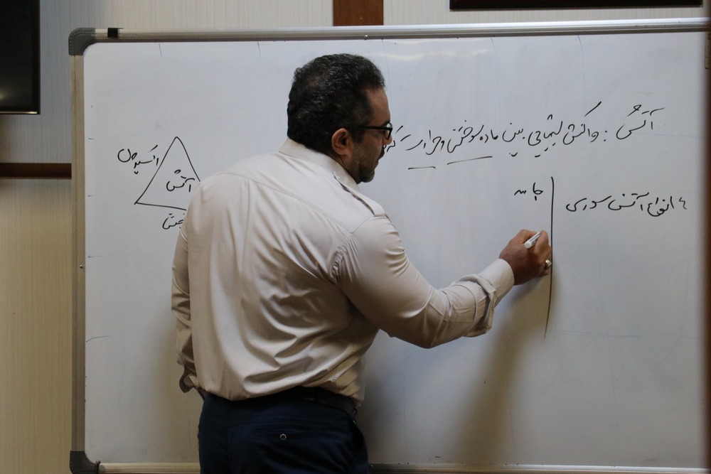 برگزاری کلاس آموزشی آتش‌نشانی و اطفای حریق در بیمارستان